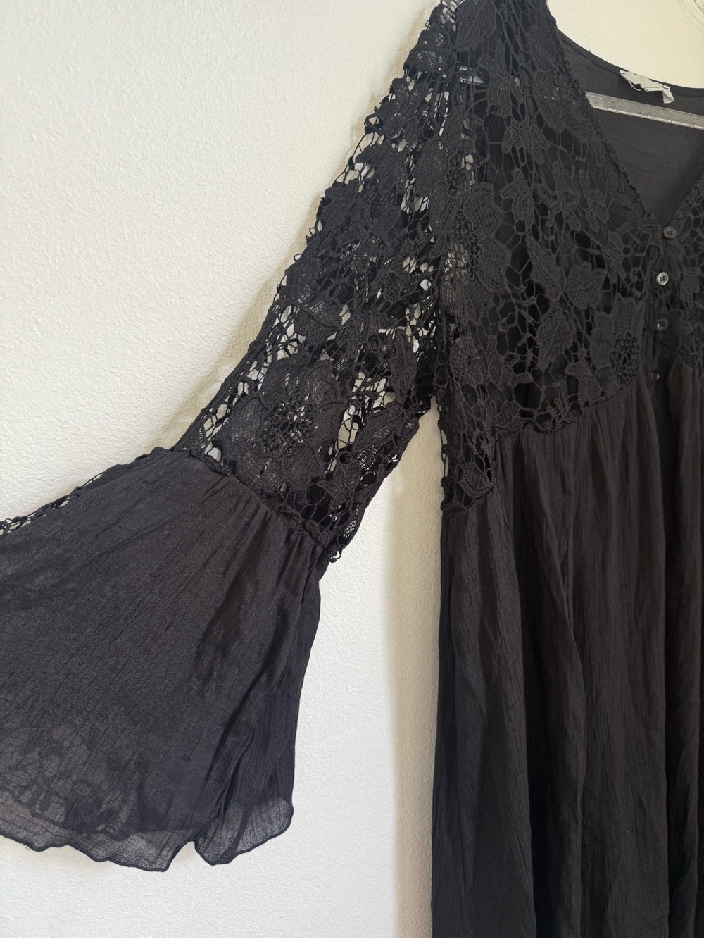 J Gee Dress Size 1X Black Boho Gauze Crochet Bell Sleeves Lined V-Neck - Picture 3 of 13